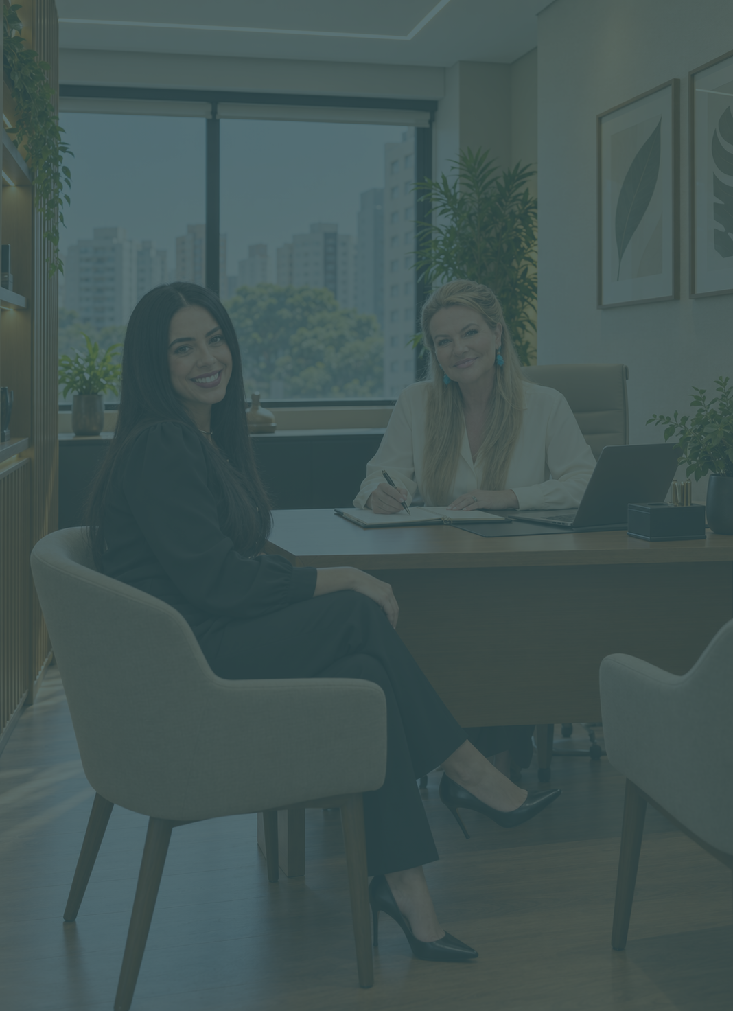 Equipe em atendimento no escritório